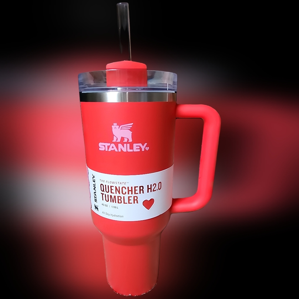 NWT Stanley Valentine’s Day 40oz Quencher Tumbler Red